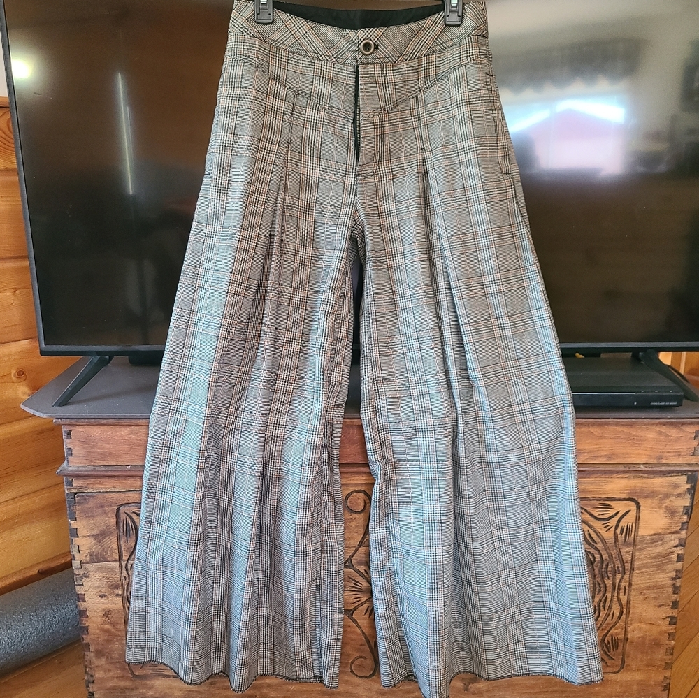 { FREE PEOPLE } ultra wide leg dress pants size 4